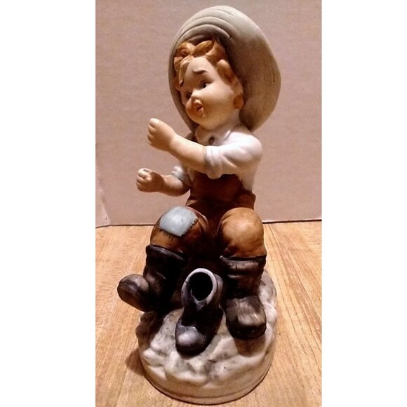 Vintage Country Boy Fishing Ceramic Figurine Statue Pole Missing - Picture 9 of 16